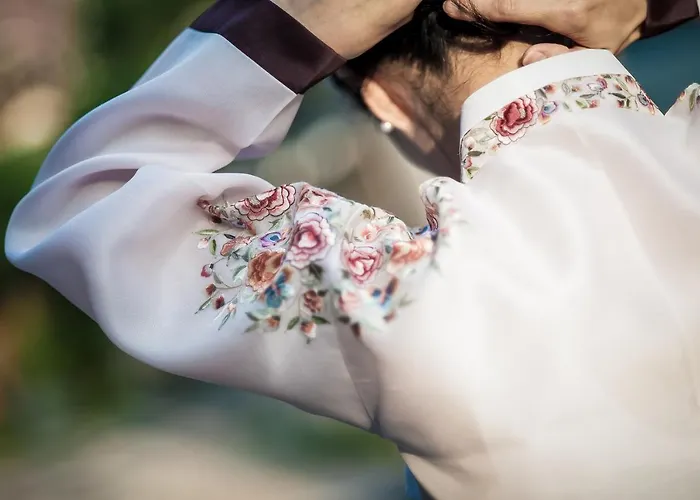 Cheong Yeon Jae Hanok 2*